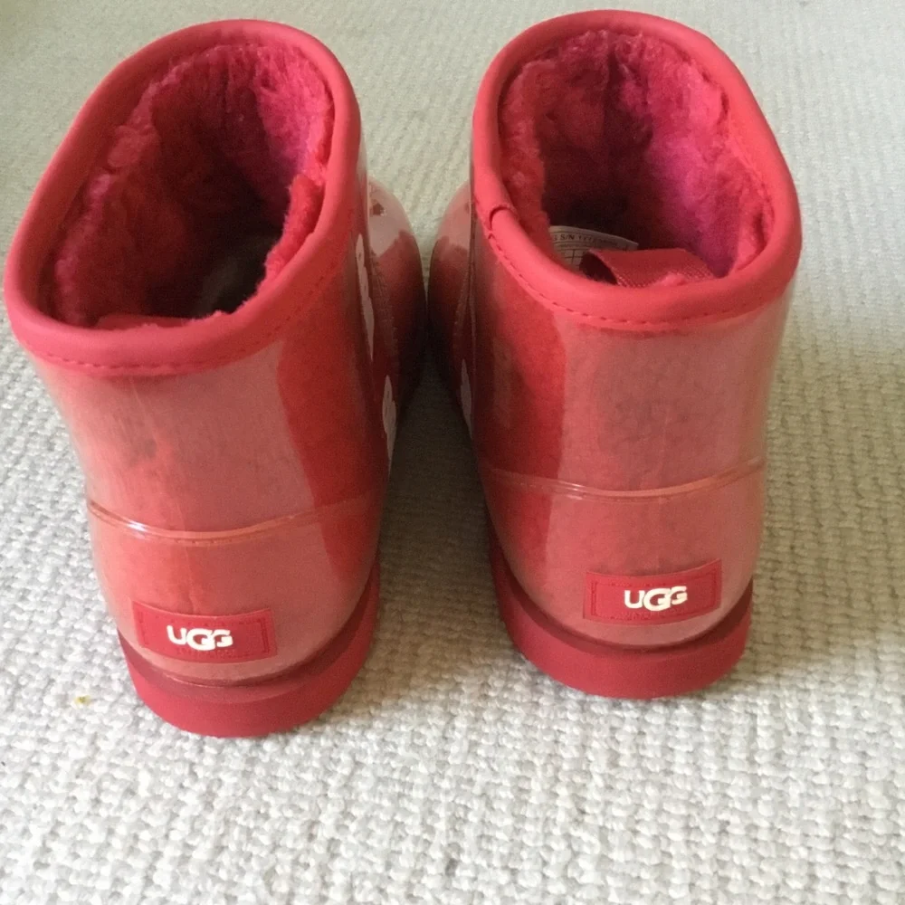 UGG Girls' Glossy Red Short Boot